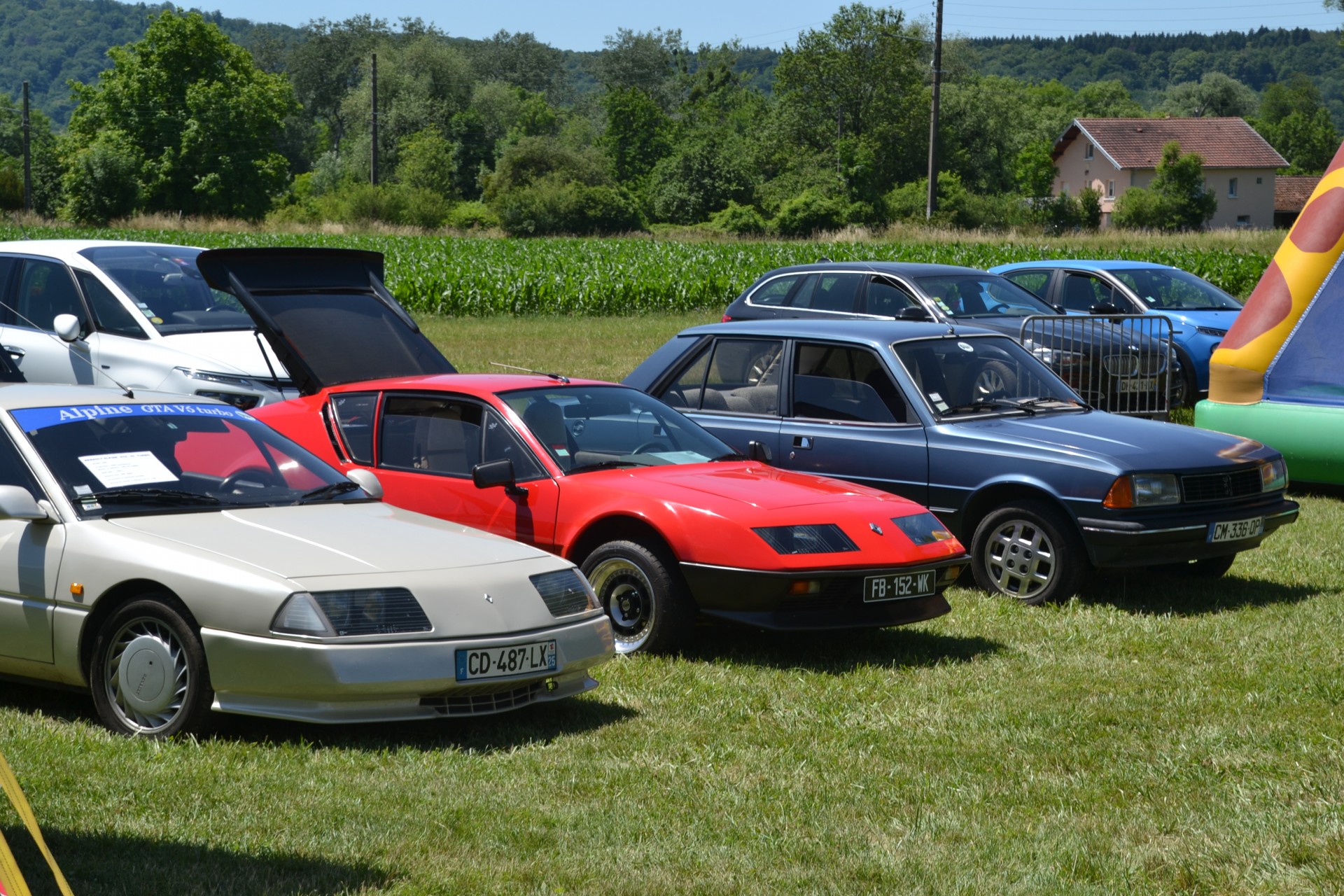 Alpine Renault et Peugeot 305